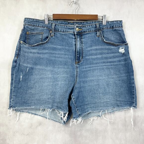 Universal Thread Womens Denim Shorts Size 22W Boyfriend Cut Off Distressed Beach - Picture 1 of 9